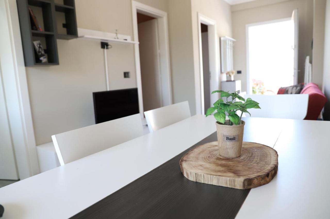 Tea Residence, Gjiri I Lalzit Apartments ドゥラス エクステリア 写真