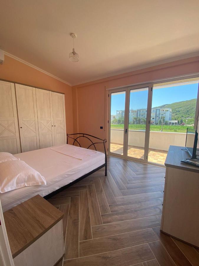 Tea Residence, Gjiri I Lalzit Apartments ドゥラス エクステリア 写真