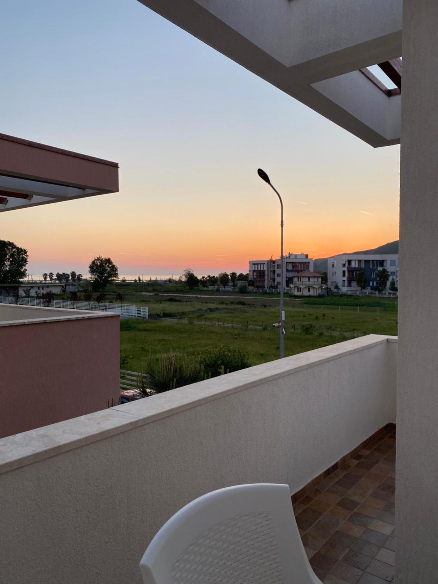 Tea Residence, Gjiri I Lalzit Apartments ドゥラス エクステリア 写真