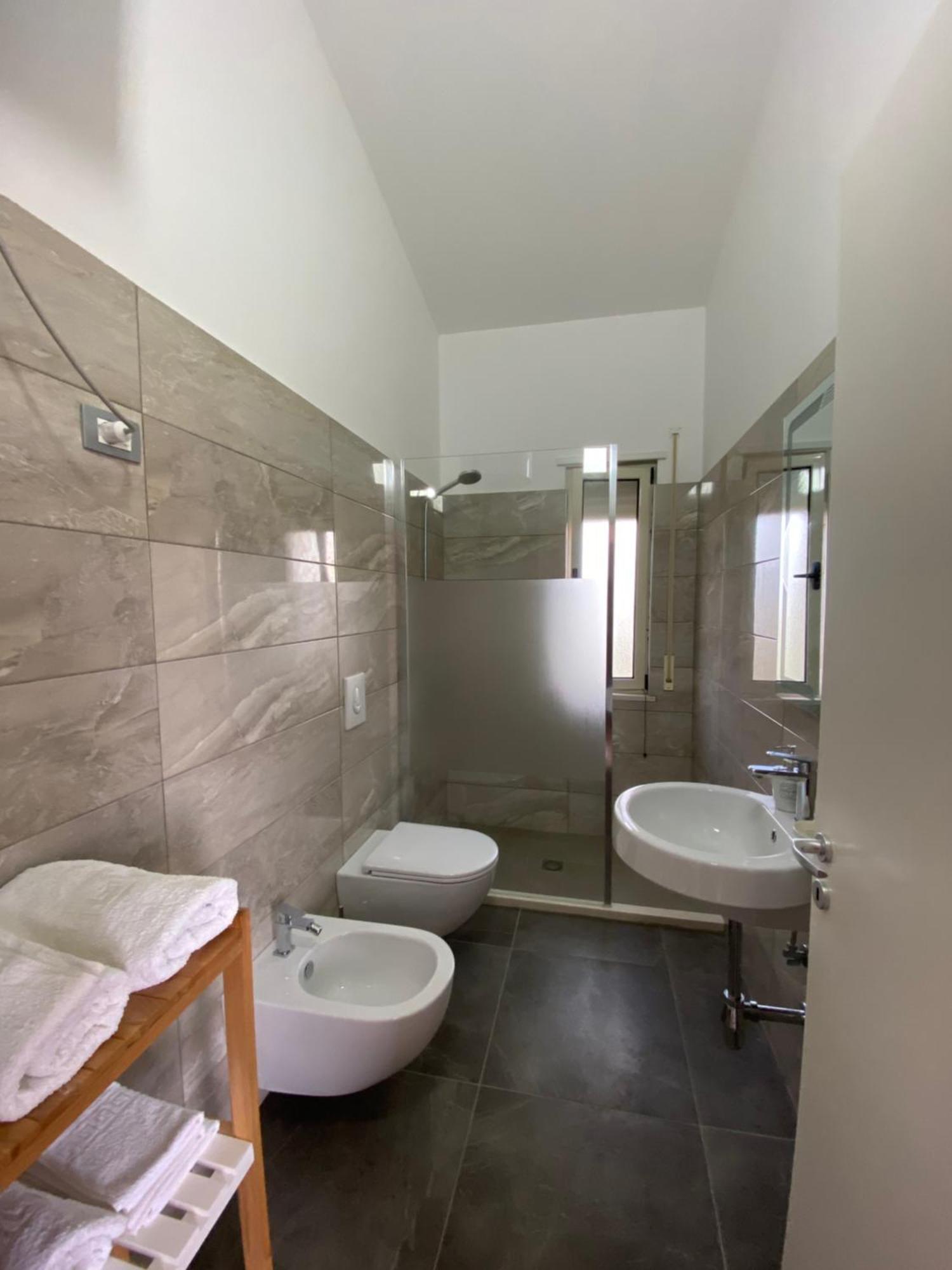 Tea Residence, Gjiri I Lalzit Apartments ドゥラス エクステリア 写真