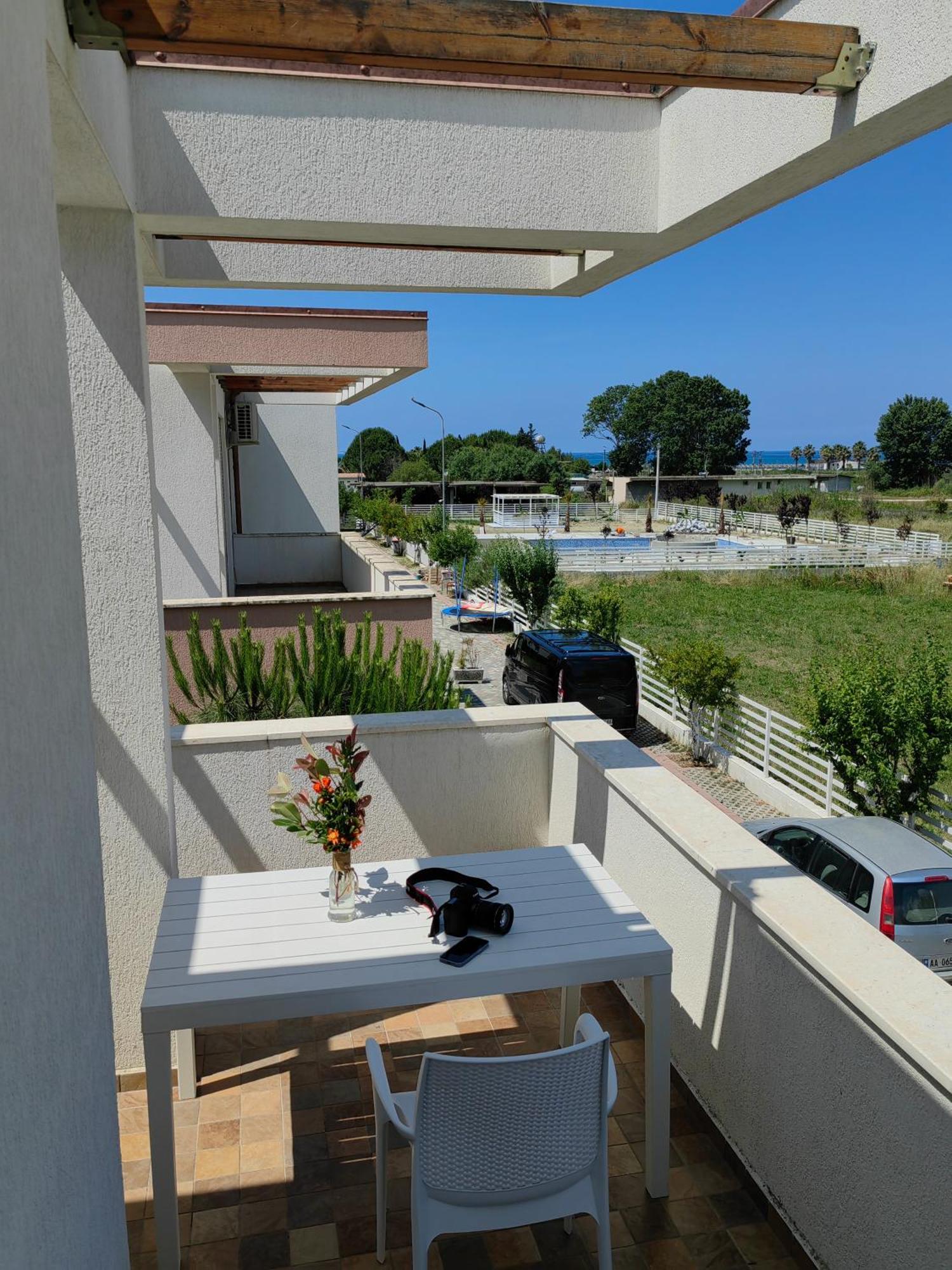 Tea Residence, Gjiri I Lalzit Apartments ドゥラス エクステリア 写真